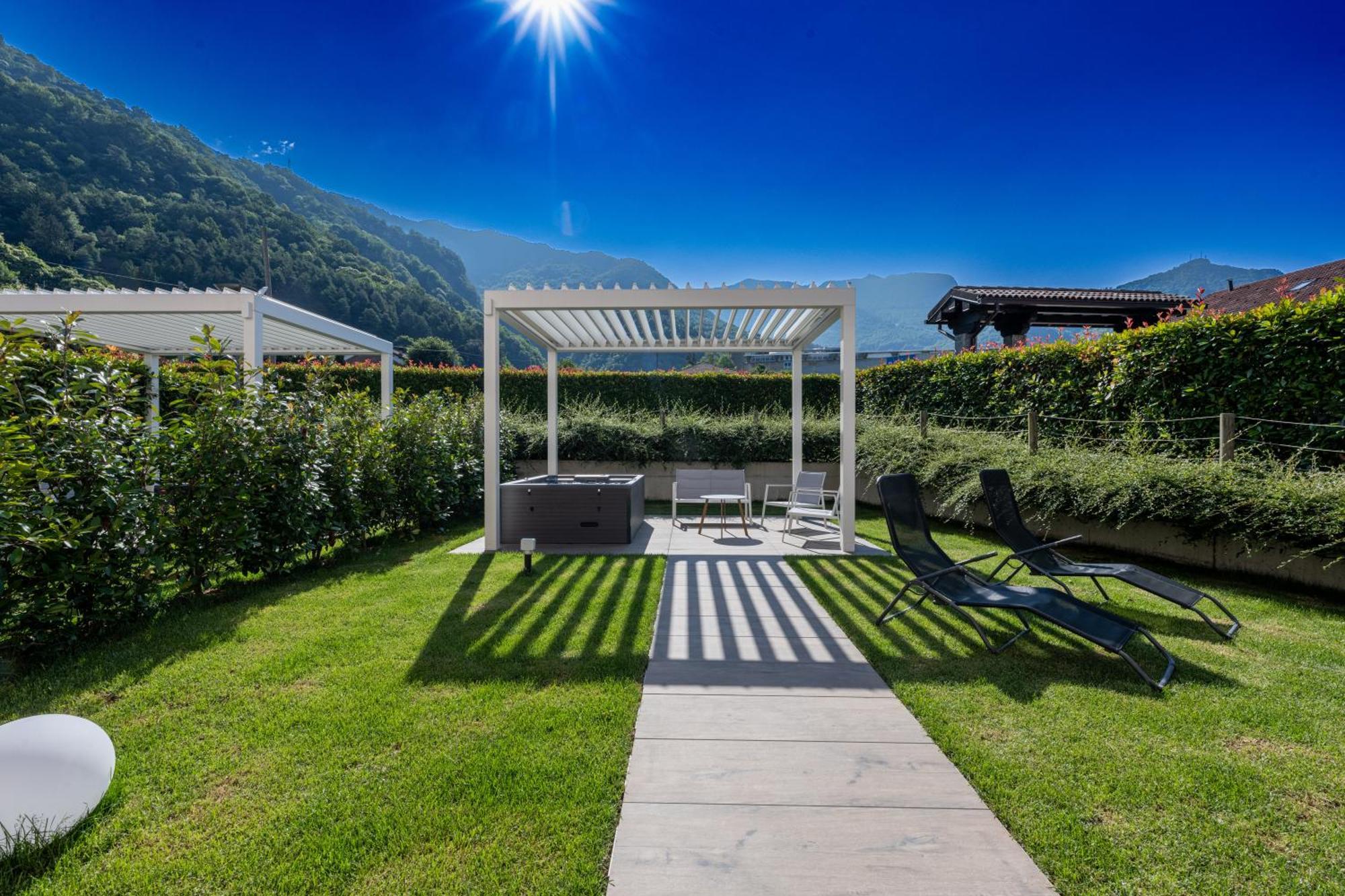 Bianco Hotel Primaluna Екстериор снимка