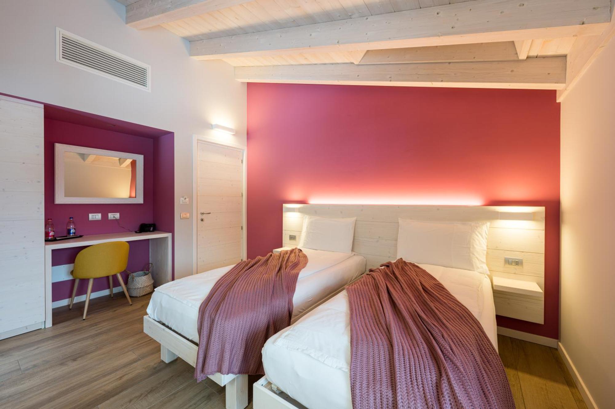 Bianco Hotel Primaluna Екстериор снимка