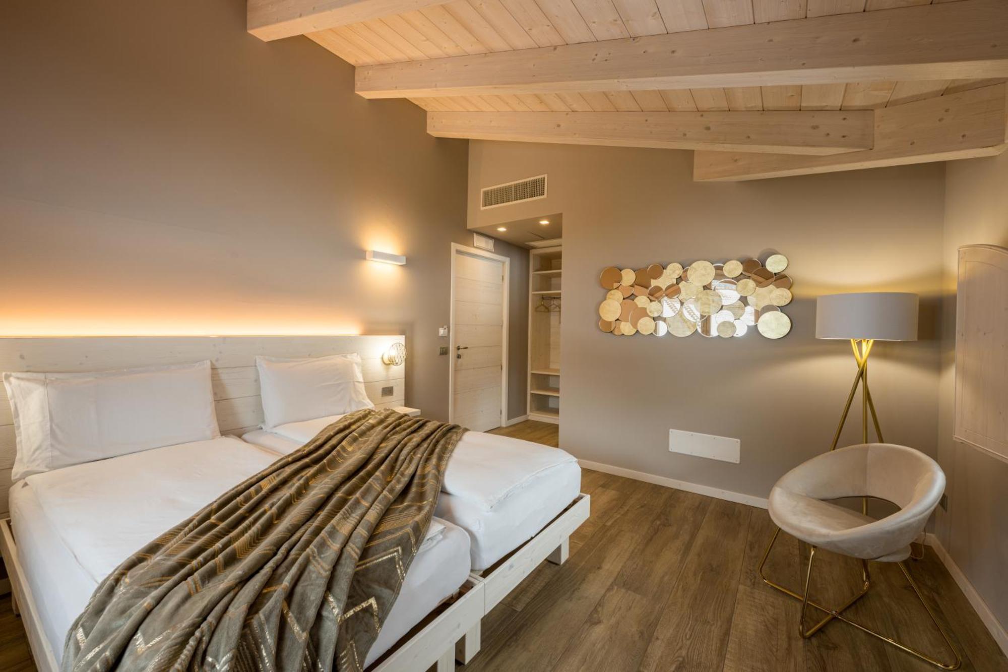 Bianco Hotel Primaluna Екстериор снимка