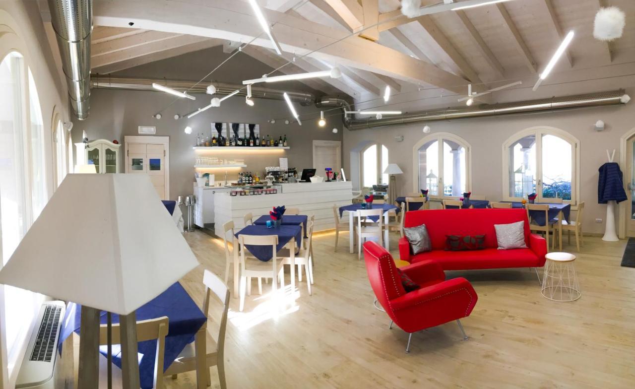 Bianco Hotel Primaluna Екстериор снимка